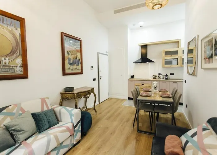 Beautiful With Seasonal Pool- 1bd 1bth- Center Apartment *