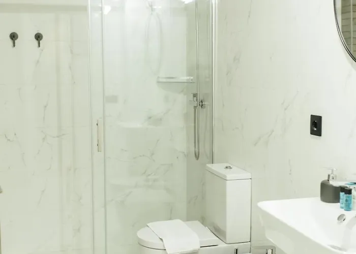 Apartment Beautiful With Seasonal Pool- 1bd 1bth- Center Seville